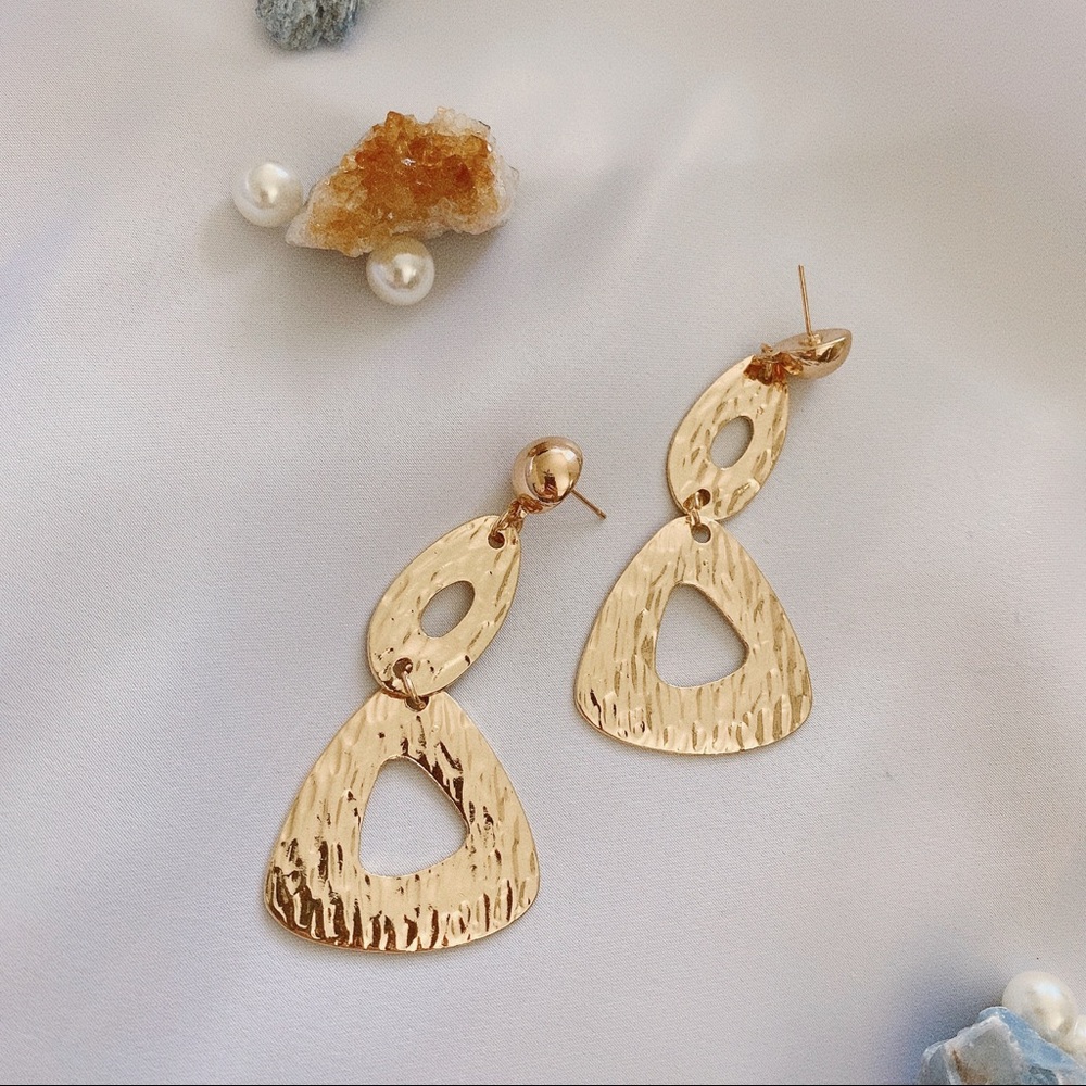 💕Last one Geometric Design Hoops - Picture 3 of 5